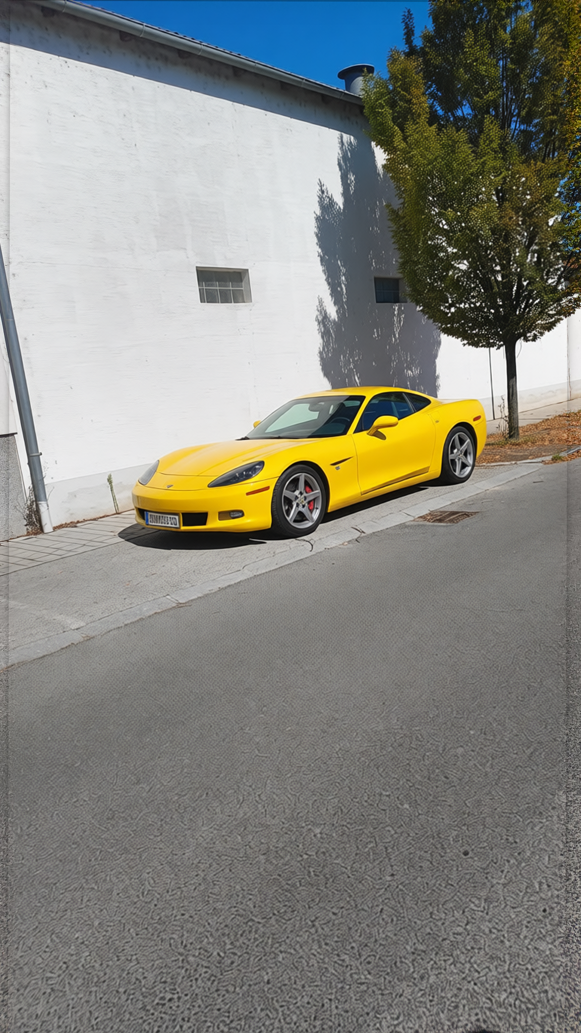 Preview Car 37 rendered in Racing Yellow gloss paint